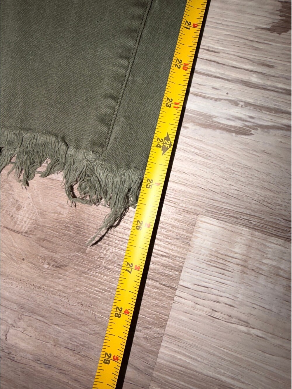 Dear John Men's Olive Green Frayed Hem Jeans Size 30 - Picture 2 of 4